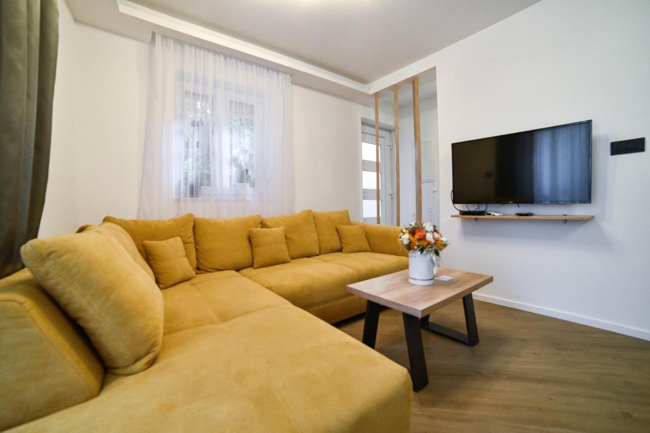 Luxury Apartment Knezovic Sinj Esterno foto